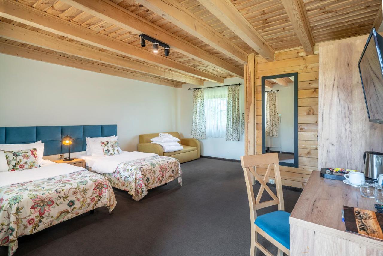 Labedz Hotel Karczma 이아와 외부 사진